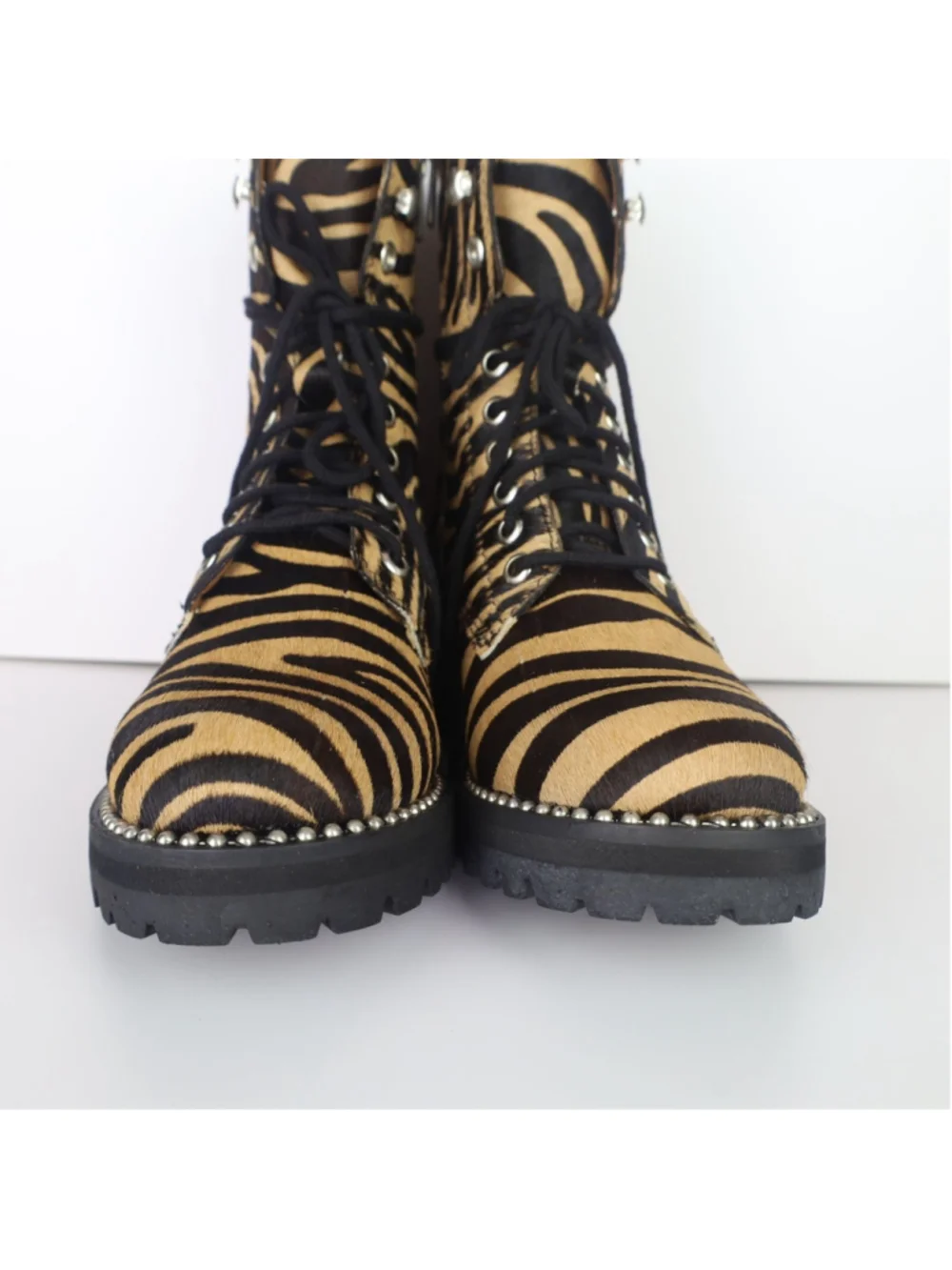 Aqua Women’s Tiger Print Jax Studded Hiker Combat Boots Lace Up Round Toe 5.5 - Picture 2 of 16